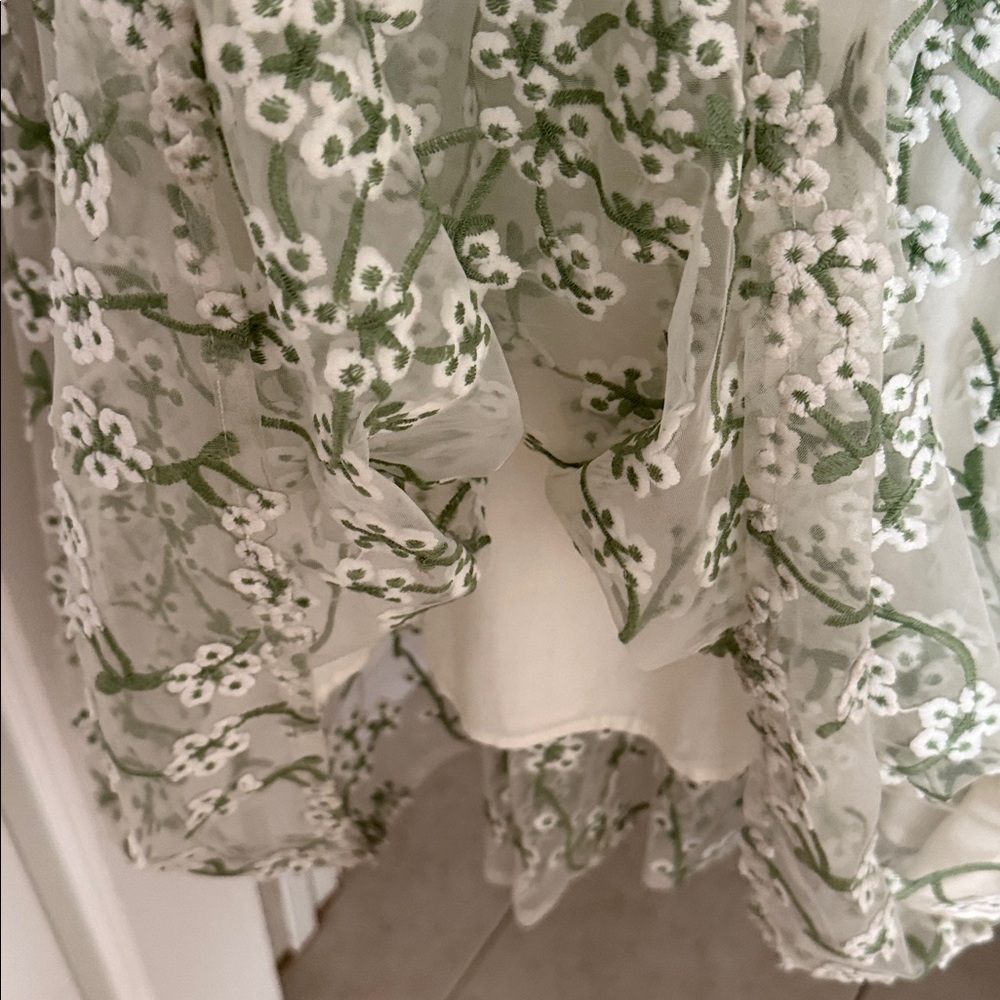 Red Dress x Ever After Heavenly Sights Ivory Floral Print Maxi Dress-M - Picture 6 of 9